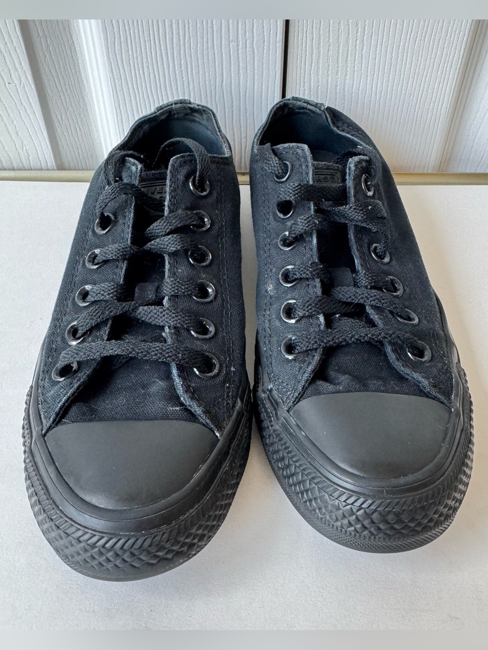 Converse Chuck Taylor All Star Low Top 7 Womens 5 Mens Black Sneakers - Picture 2 of 7